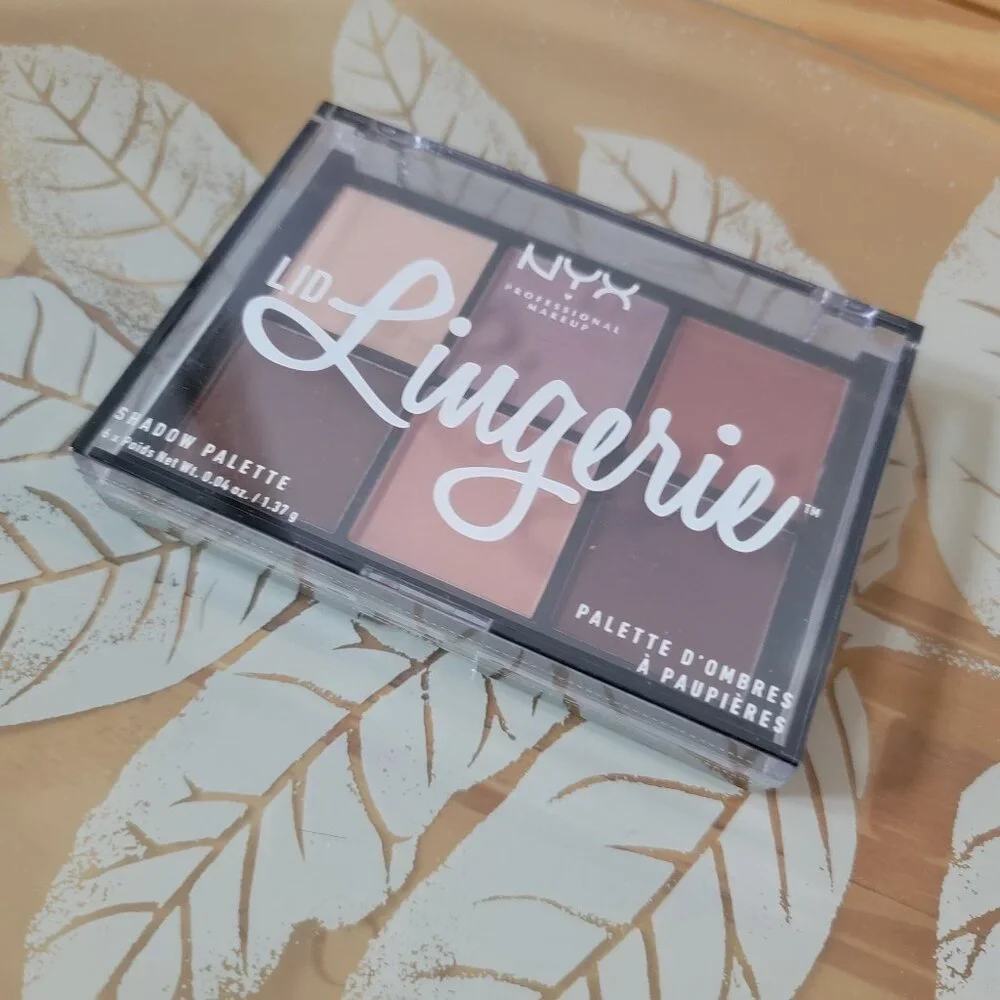NYX Eyeshadow Palette PROFESSIONAL MAKEUP Lid Lingerie Shadow Palette NWOT